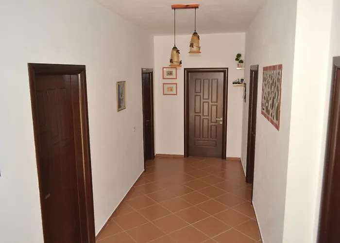 Nuovo Sun Golem (Tirana)