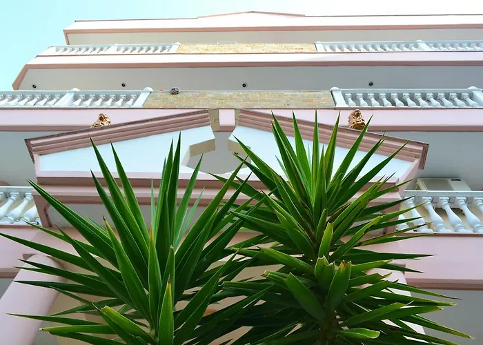 Nuovo Sun Golem (Tirana)