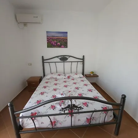 Guest house Nuovo Sun Golem Golem (Tirana)