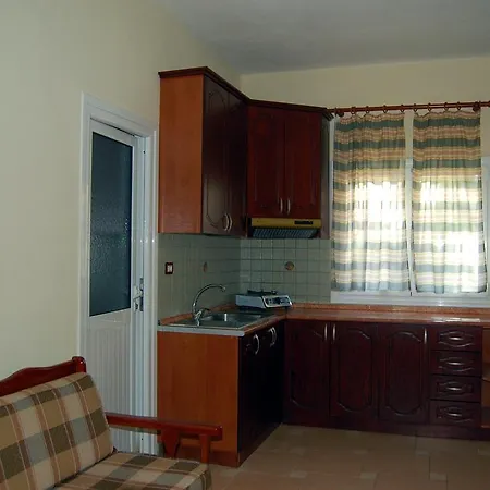 Guest house Nuovo Sun Golem Golem (Tirana)