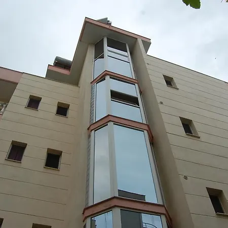 Guest house Nuovo Sun Golem Golem (Tirana)