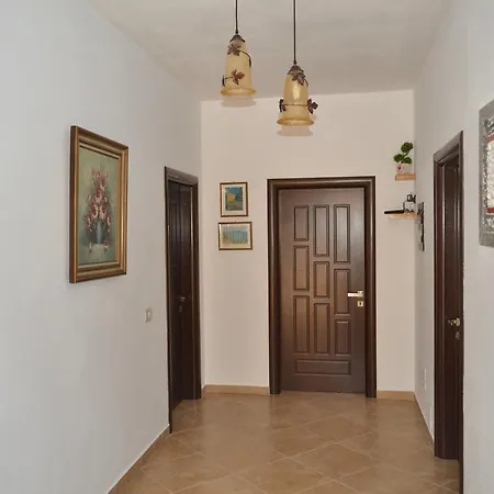Guest house Nuovo Sun Golem Golem (Tirana)