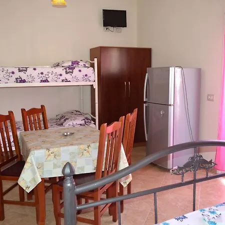 Guest house Nuovo Sun Golem Golem (Tirana)