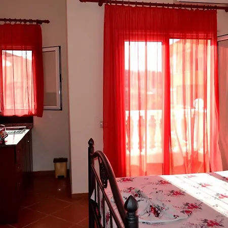 Guest house Nuovo Sun Golem Golem (Tirana)
