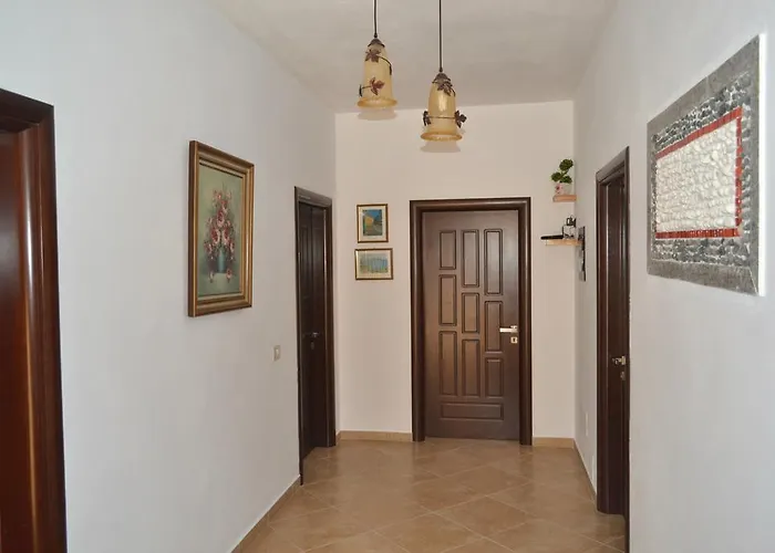 Pensionat Nuovo Sun Golem (Tirana)